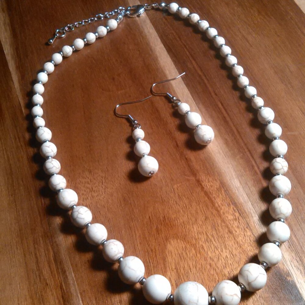 White Howlite Beaded Silvertone Necklace and Dangle Earrings Set